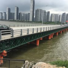 鋼便橋（貝雷棧橋）