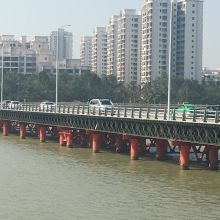 鋼便橋（貝雷棧橋）